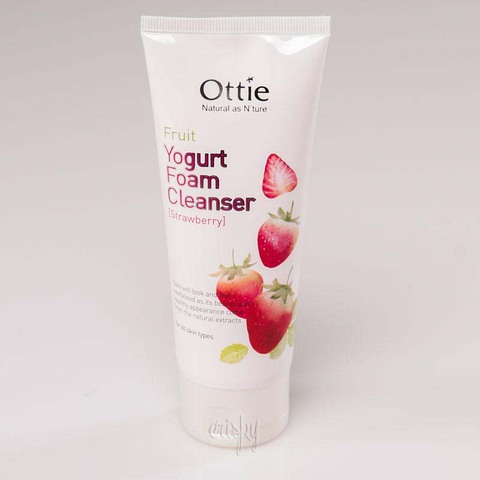 Пінка для вмивання з полуничним йогуртом Fruits Yogurt Foam Cleanser Strawberry Ottie - 150 мл