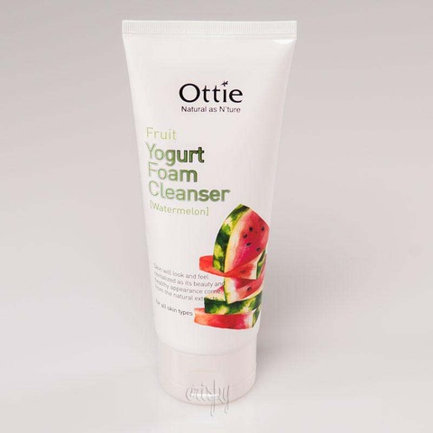 Пінка для вмивання з кавуновим йогуртом Fruits Yogurt Foam Cleanser Watermelon OTTIE - 150 мл